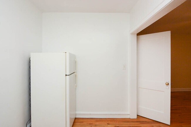 544 W Wellington Ave Unit 403