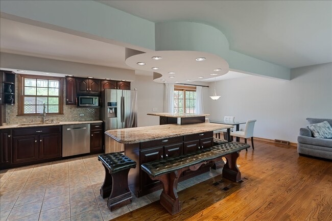 Photo - 33 Half Day Rd