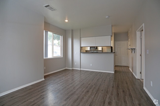 1BR, 1BA - A2 - Promenade at Hunters Glen