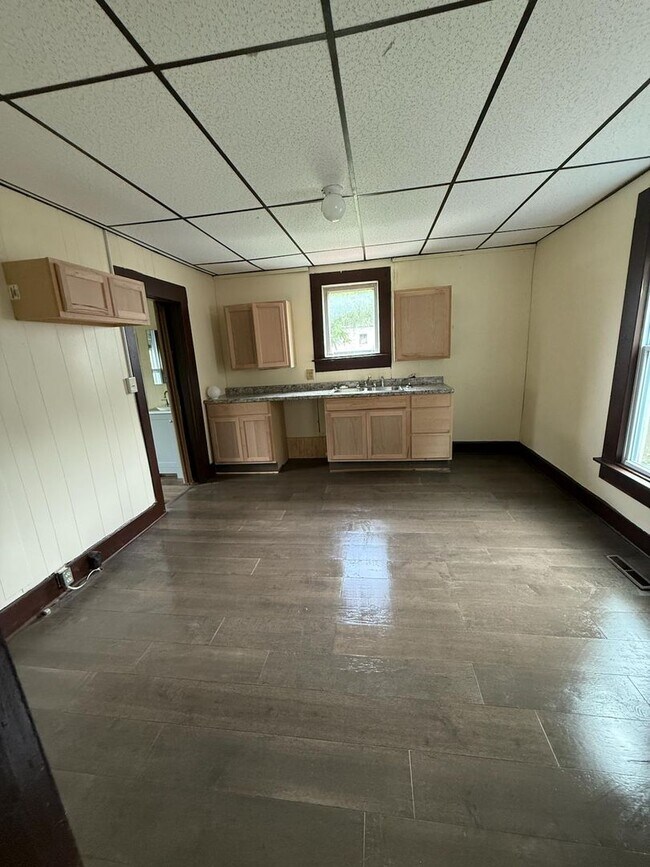 Photo - 3 bedrooms 1.5 bath in peaceful and beauti...