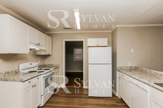 Photo - Feel welcome in this well-maintained 3BR 2BA