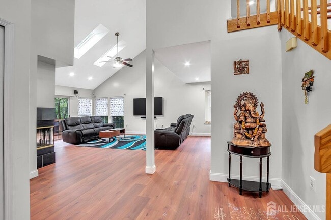 Photo - 10 Sawgrass Ct