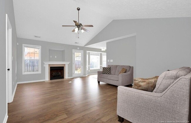 Photo - 1475 Avoncroft Dr