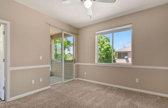 Photo - 2862 Kansas Dr