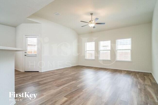 Photo - 446 Stuart Ln