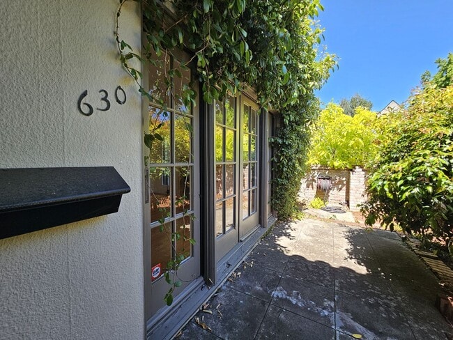 Photo - 4-Bedroom Single Family Home in Palo Alto-  lease take over