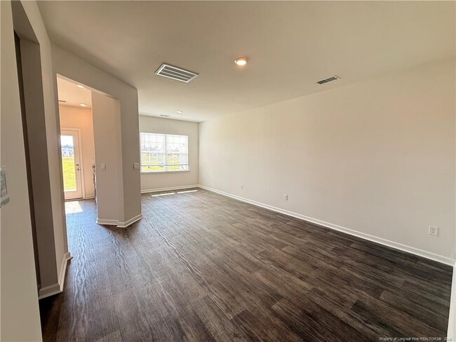 Photo - 107 Starlight St