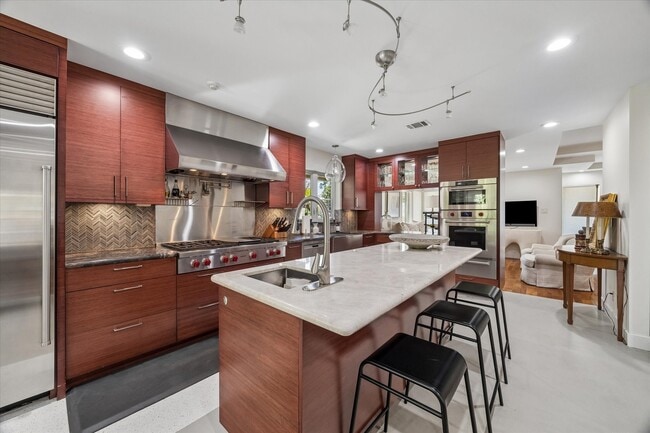 Photo - 623 Pinehaven Dr