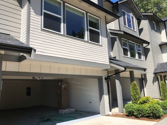 Building Photo - 1836 Eastgate Loop Unit 102