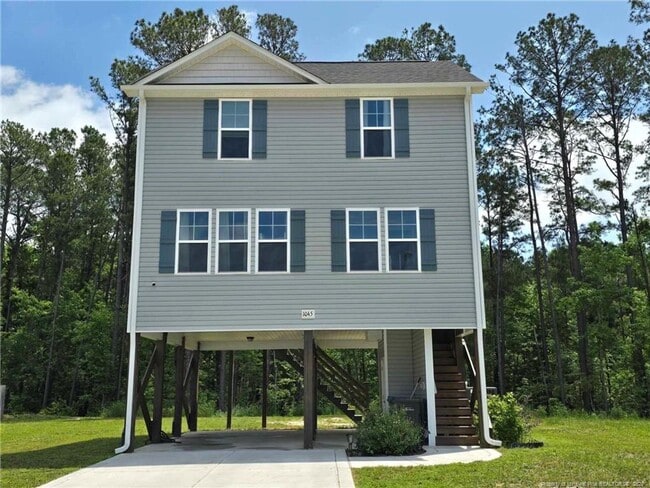 Building Photo - Unique 3 bedroom home!