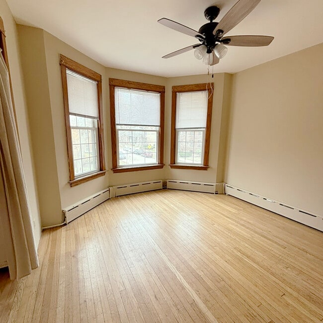 Photo - 2133 W Grace St Unit 2