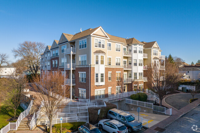 Photo - Bay Harbor Club Apartments