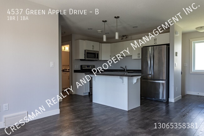 Photo - 1 Bed 1 Bath Carriage suite in Regina SK