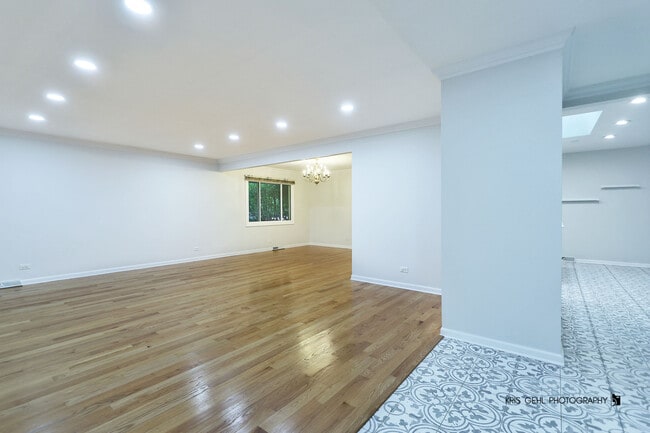 Photo - 605 W Gilbert Rd