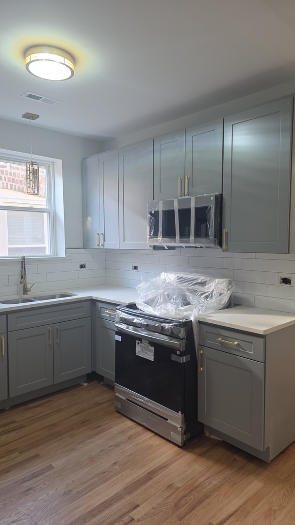 Photo - 7607 S Evans Ave