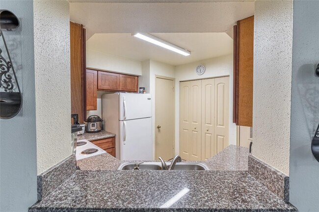 Photo - 2405 NW 33rd St Unit 1201