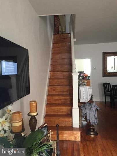 Photo - 355 Mercy St