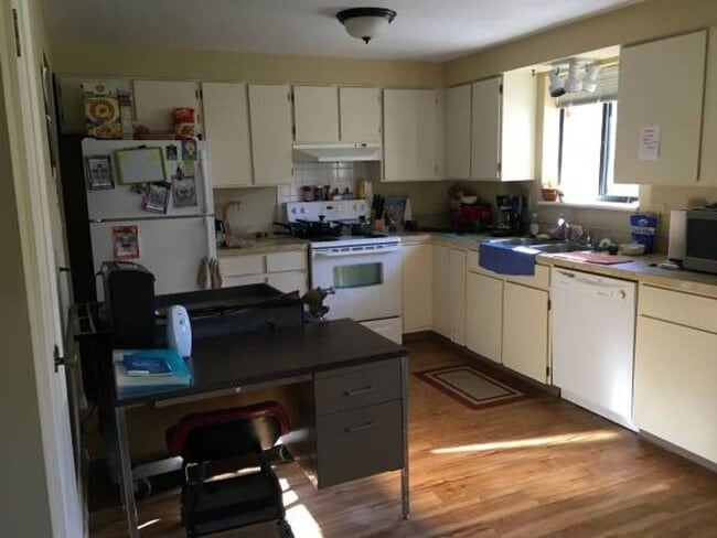 Photo - 2204-2206 Albany Court Unit 2204