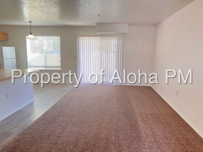 Photo - 1033 W Pine Ave