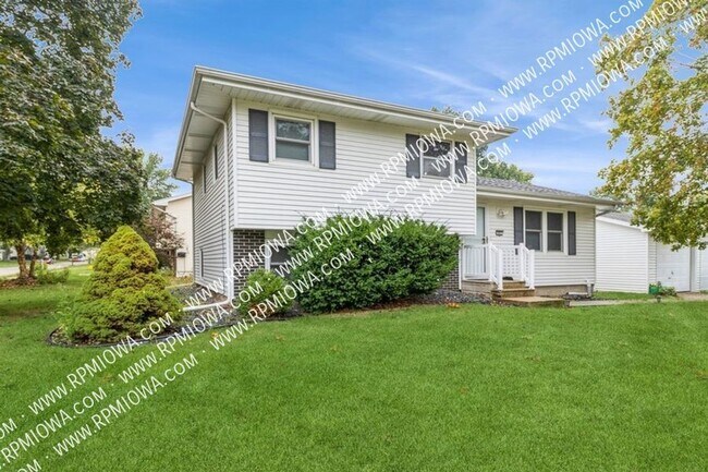 Photo - Fenced in Yard! 3 Bedroom, 1 Bath Home in ...