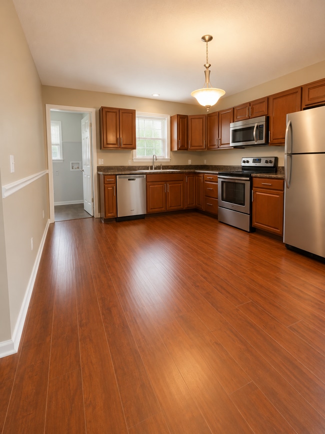 Photo - 407 W 3rd St