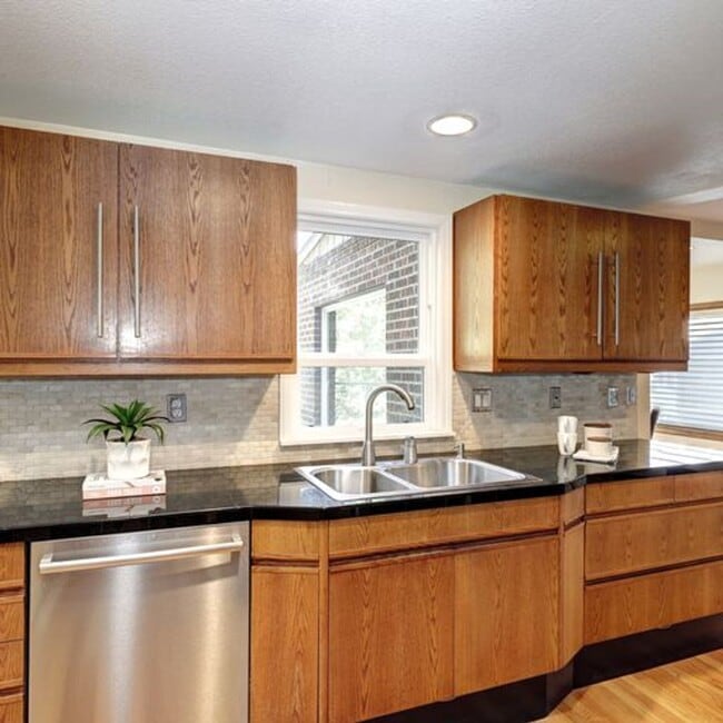 Photo - Beautiful 4 Bed, 3.5 Bath Rental home in G...
