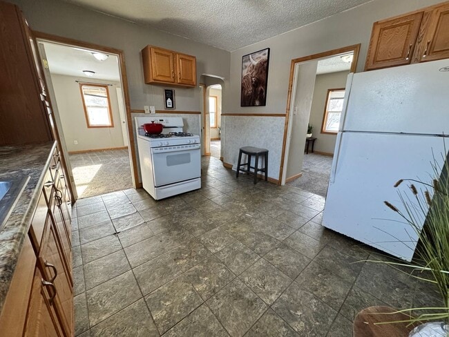 Building Photo - 2 bed, 1 bath home for rent in Waterloo