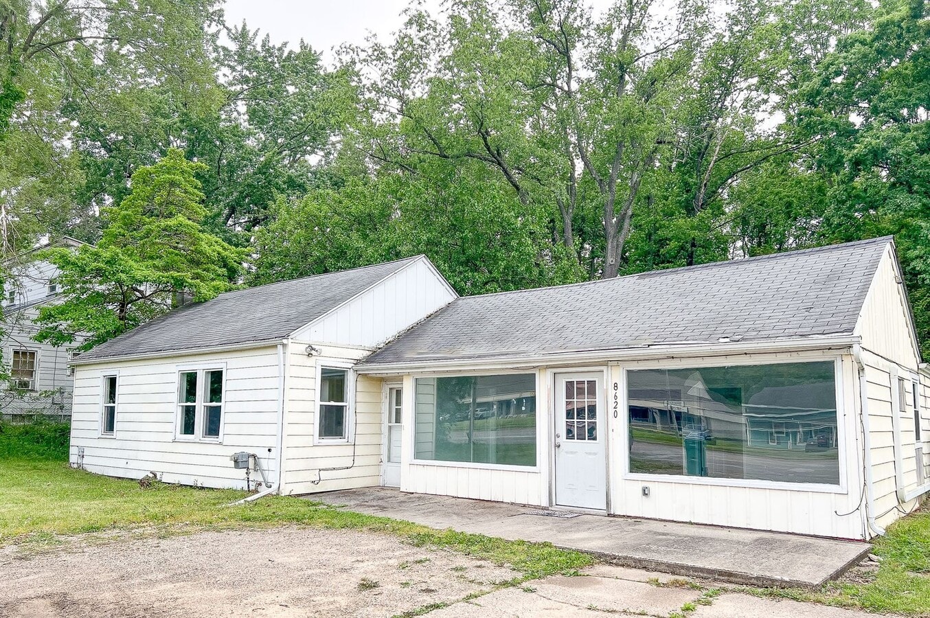 COMING SOON!! 3 Bedroom Home with Huge Yar... - COMING SOON!! 3 Bedroom Home with Huge Yar...