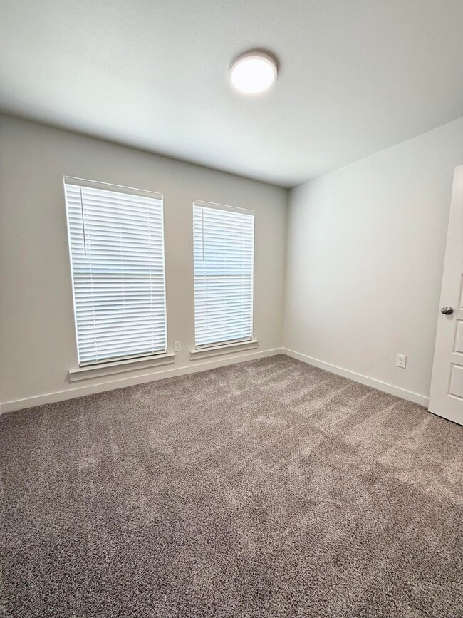 Photo - 1615 N Clinton Ave