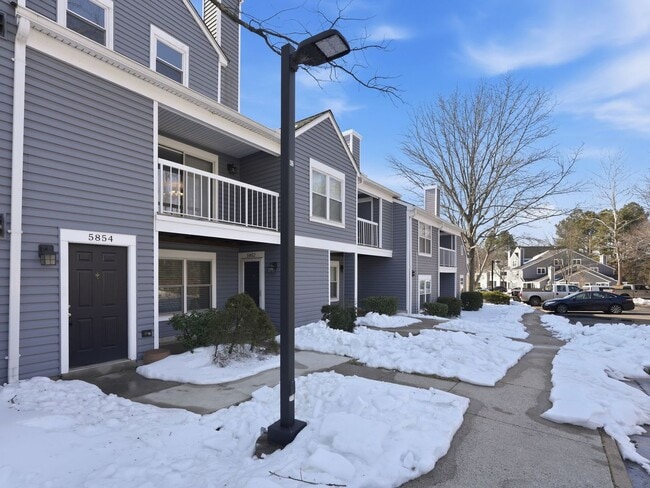 Photo - Perfectly situated in the highly sought-after Ponds of Centreville community!