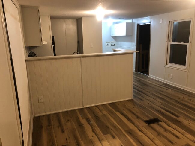 Photo - 1151 Oakwood Rd