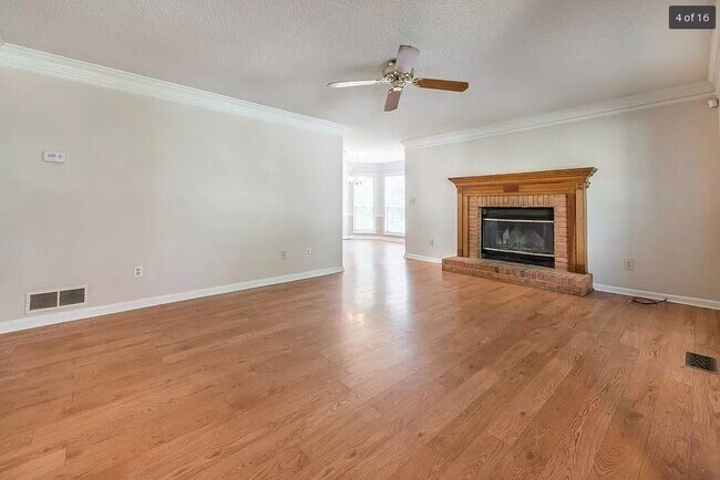 Photo - 1623 Cumberland Club Rd SW