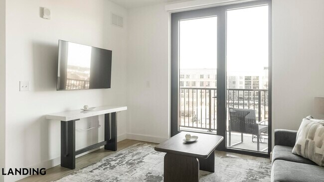 Photo - 1007 S Mint St Unidad 814