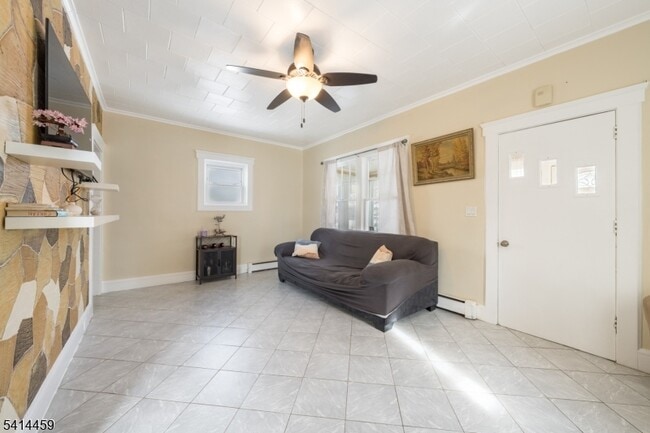 Photo - 529 Ainsworth St