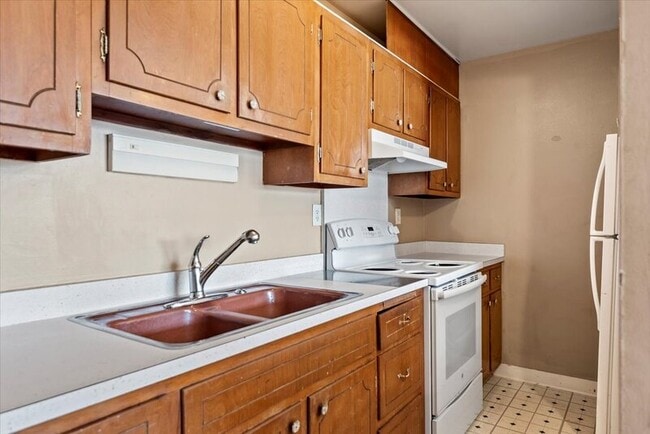 Building Photo - 117 S Elder Ln