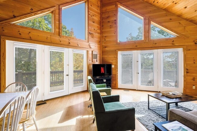 Photo - 223 Turkey Dr