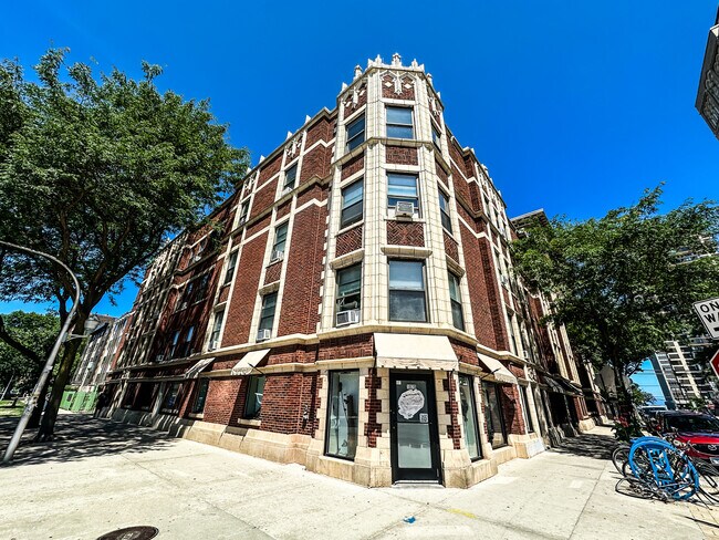 Building Photo - 6207 N Winthrop Ave Unit 30 Rental
