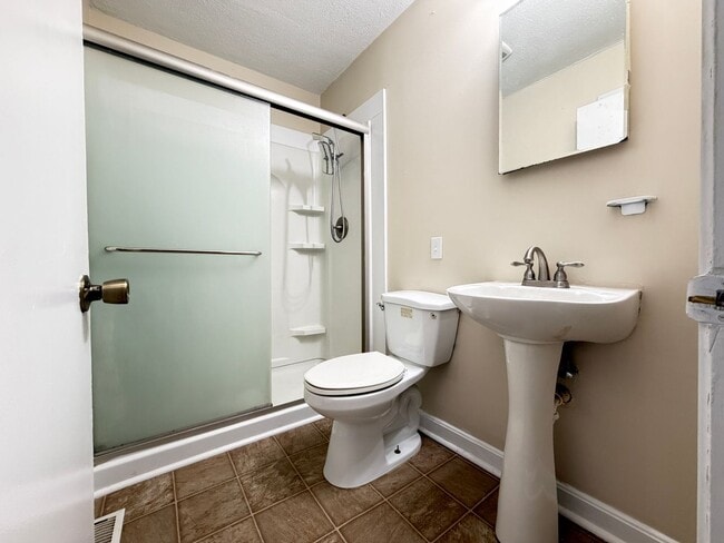 Photo - 3 bedroom charmer in Germantown