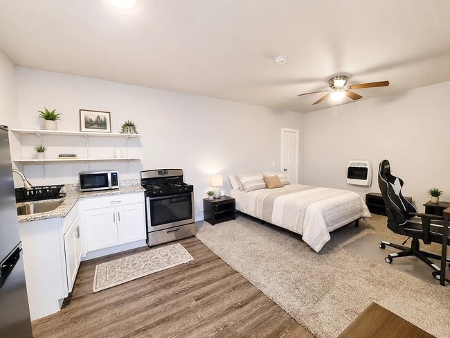 Building Photo - 1409 Moore St Unit 1