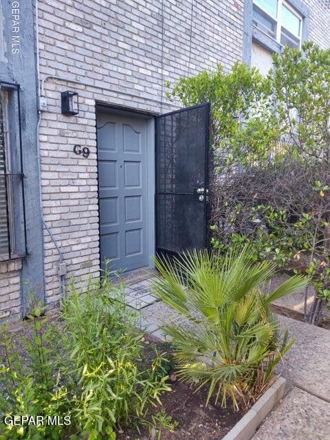 Building Photo - 6700 Escondido Dr Unit G9 Rental