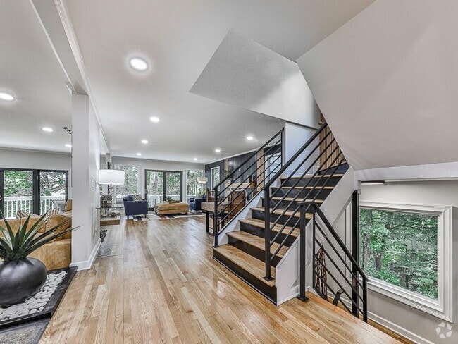 Building Photo - 120 Huntcliff Point NE Rental