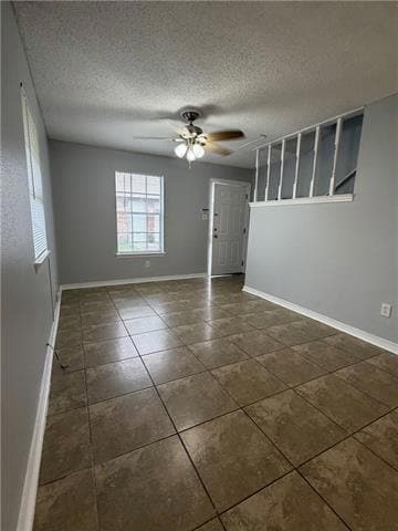 Photo - 905 Aspen Ct