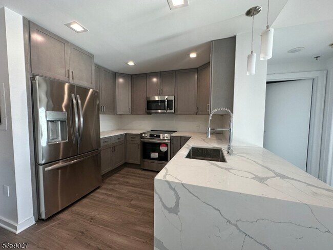 Photo - 1 Carriage City Plz Condo Unit 1502