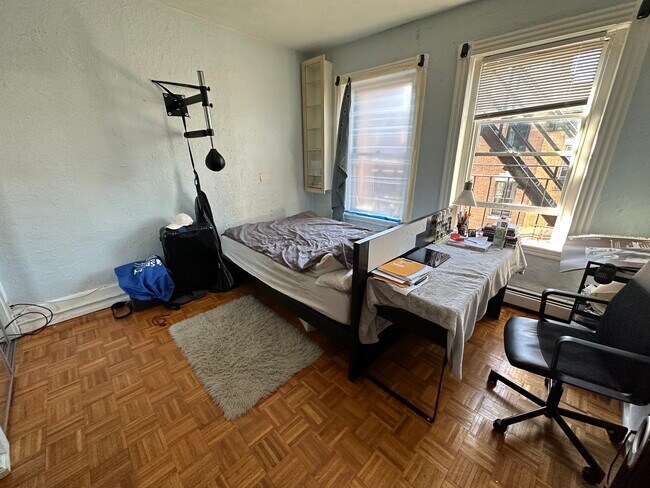 32 Anderson St Unit 2  