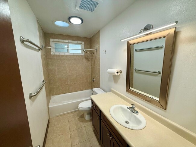 Photo - 3 Bedroom / 1 Bathroom Home Available in W...
