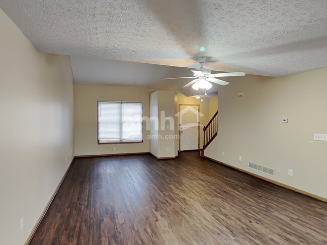 Photo - 1840 Pine Grove Pl