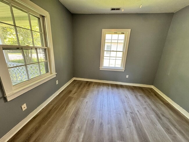 Photo - 215 Triangle Pl
