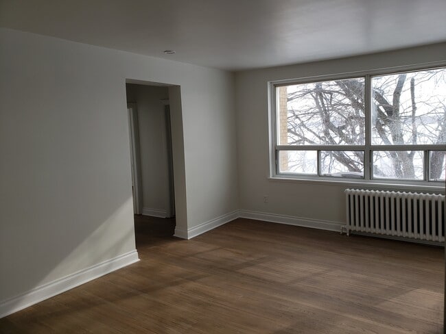 Photo - 108 Kempenfelt Dr