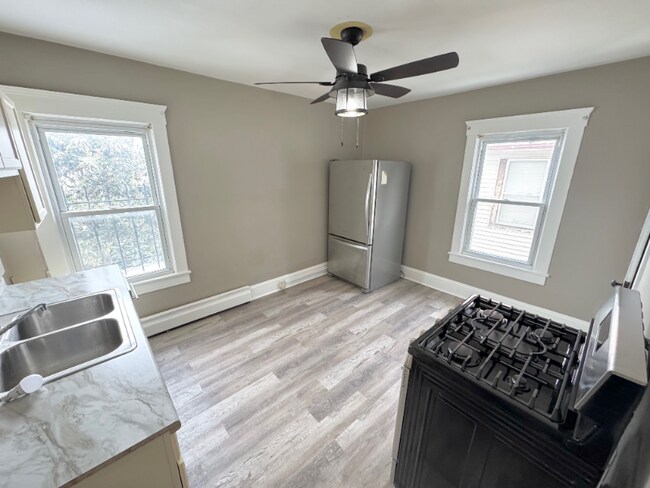 Photo - 3336 W 41st St Unidad UP