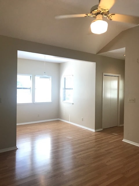 Entry & dining room - 811 W Annie St Unit B